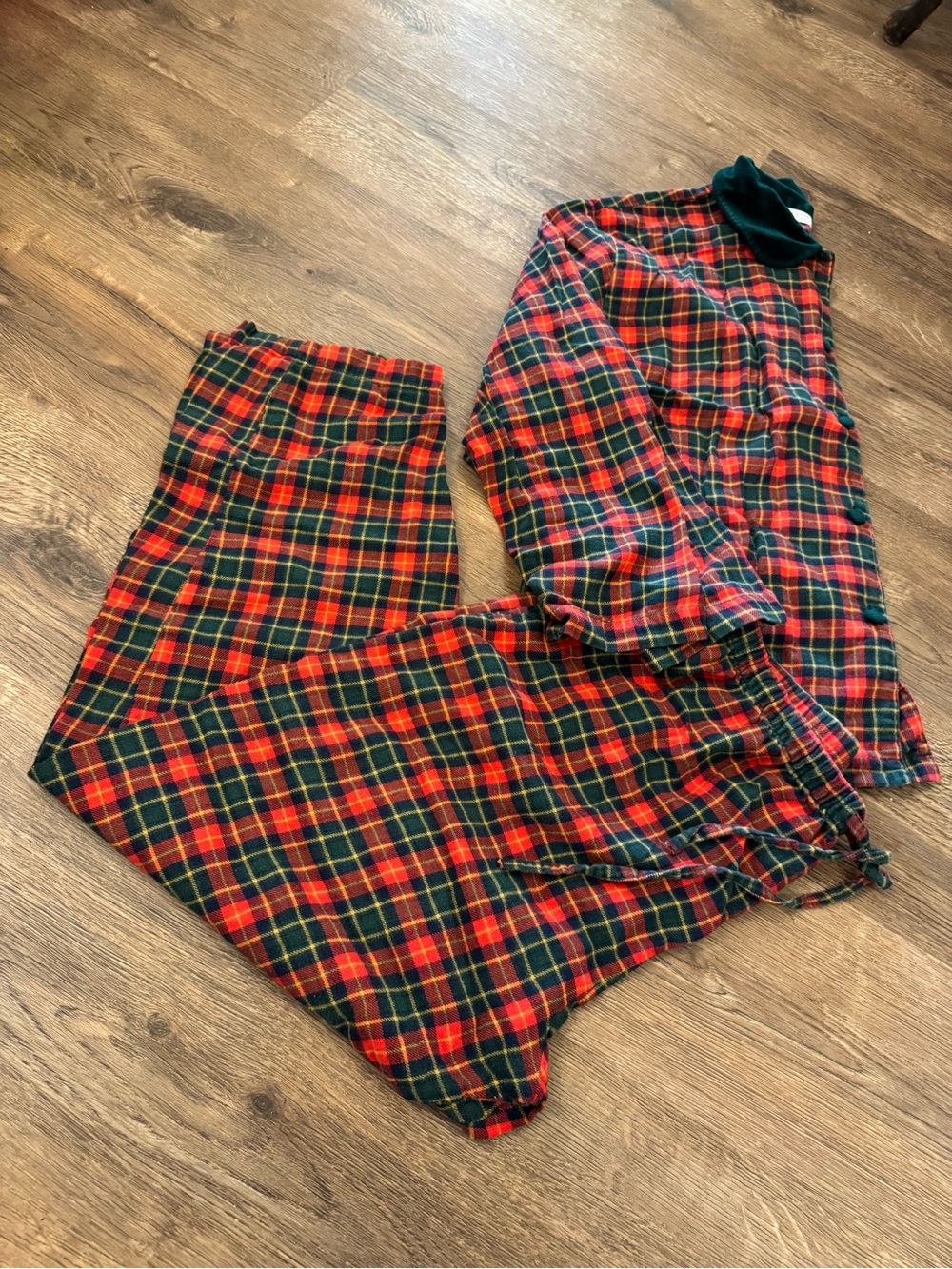 Victoria's Secret Red and Green Plaid Flannel Lounge Pants PJs Size Medium